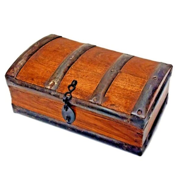 Decorative Foreside Hand Crafted Wooden Box with Metal Close Fastener - Picture 2 of 6